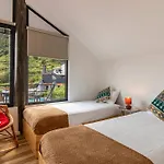 Cork House - Fernandes * Ponta Delgada (Madeira)