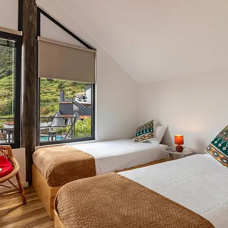 Cork House - Fernandes * Ponta Delgada (Madeira)